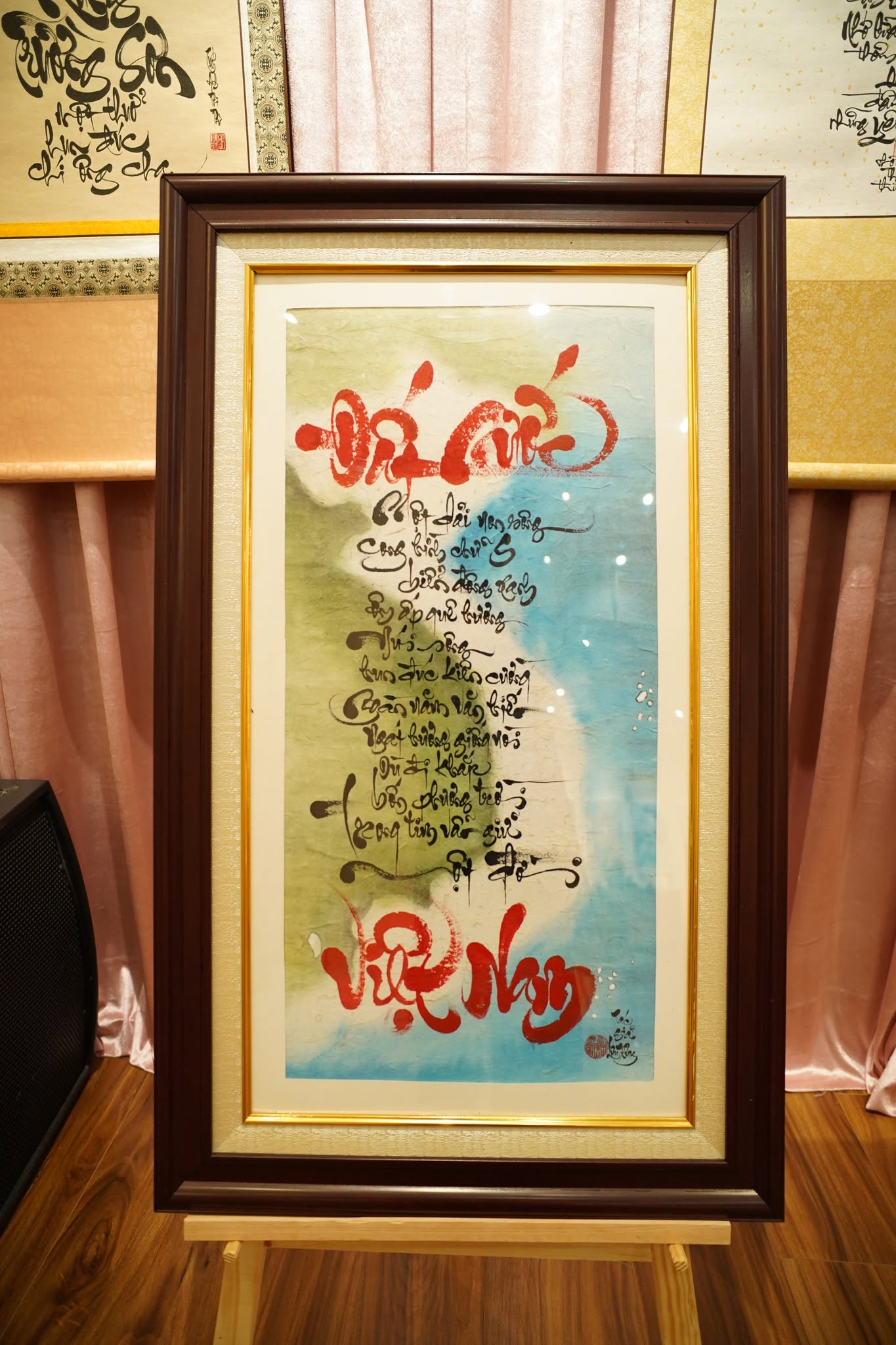 Triển l&atilde;m thư ph&aacute;p non non nước nước