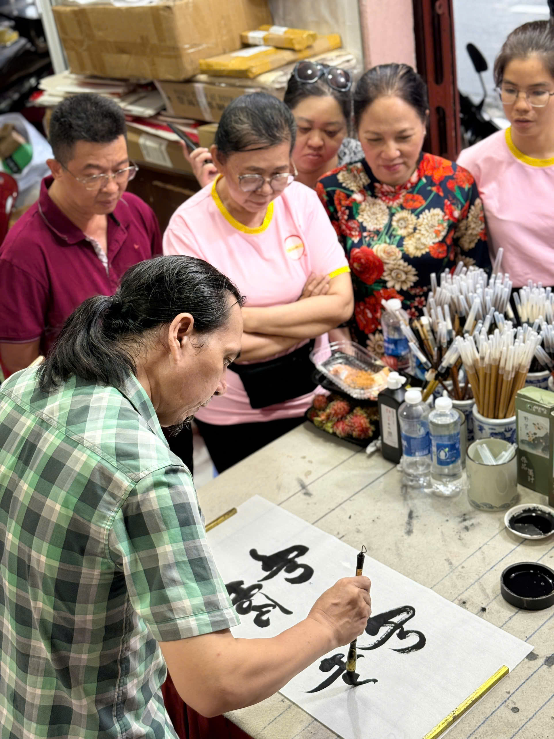 CLB THƯ PHÁP GIA NGUYỄN GIAO LƯU CÙNG NHÀ THƯ PHÁP LƯU THANH HẢI