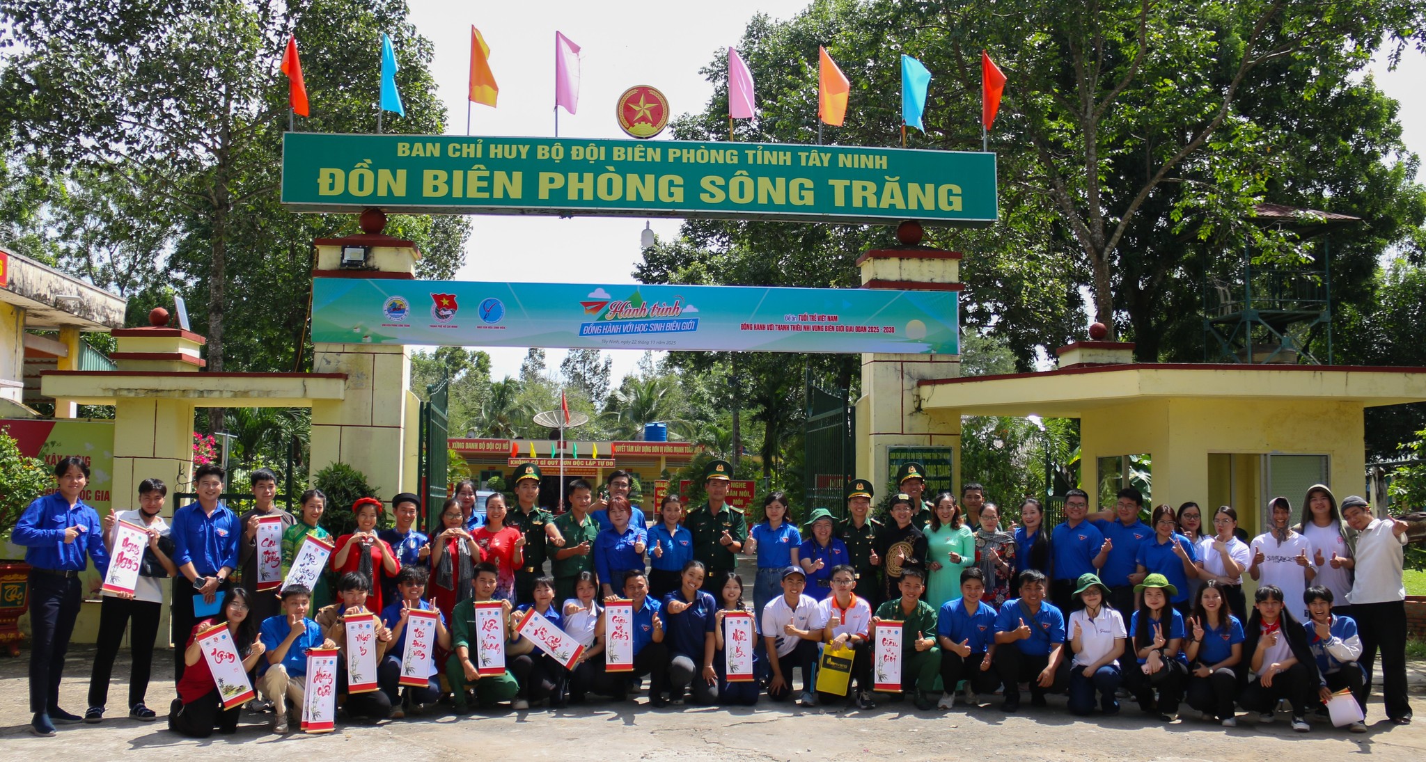 Không Gian Thư Pháp Việt – Hành Trình Đồng Hành Cùng Học Sinh Biên Giới