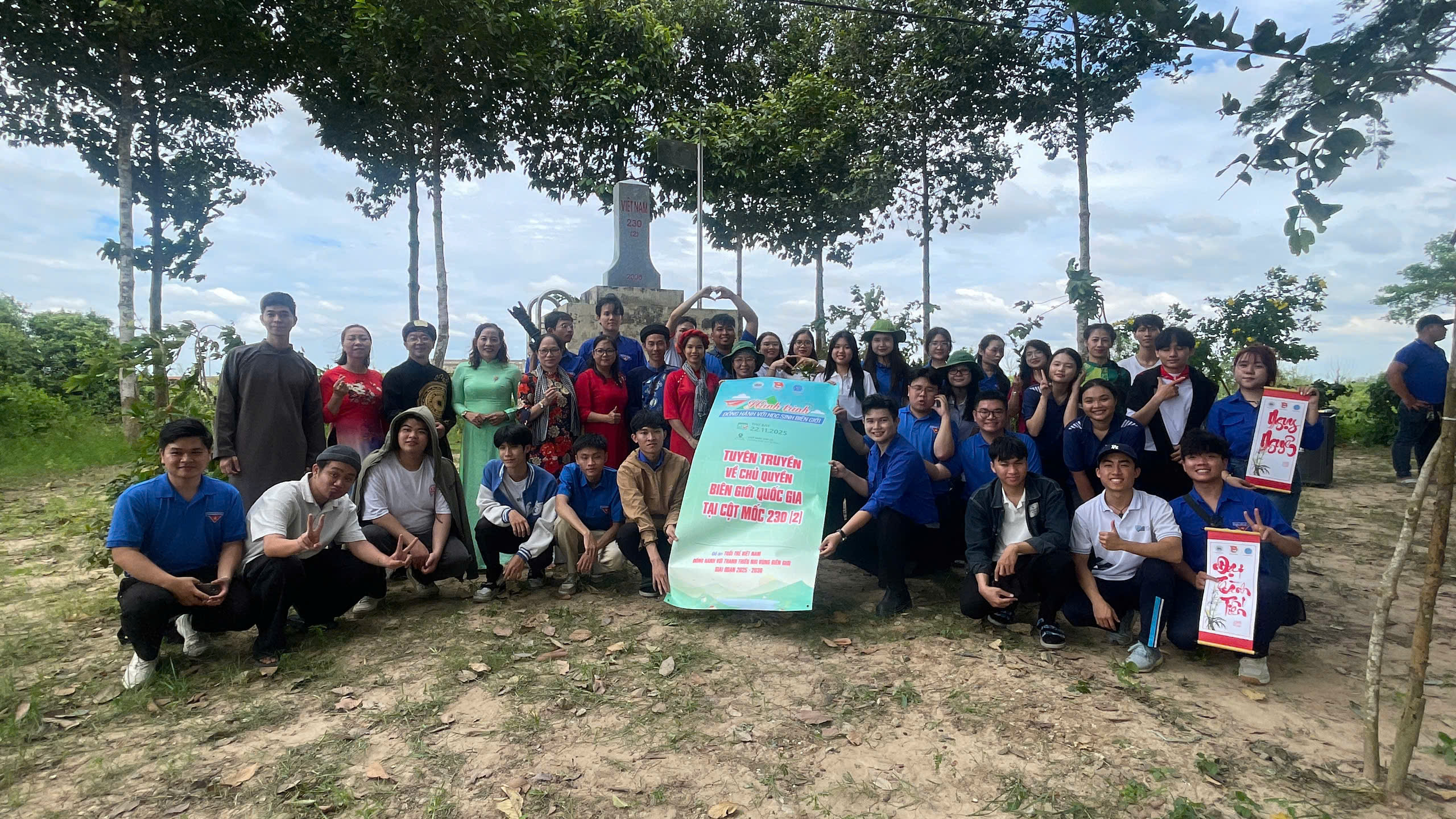 Tham quan Đồn Bi&ecirc;n ph&ograve;ng & Bi&ecirc;n giới Việt Nam &ndash; Campuchia