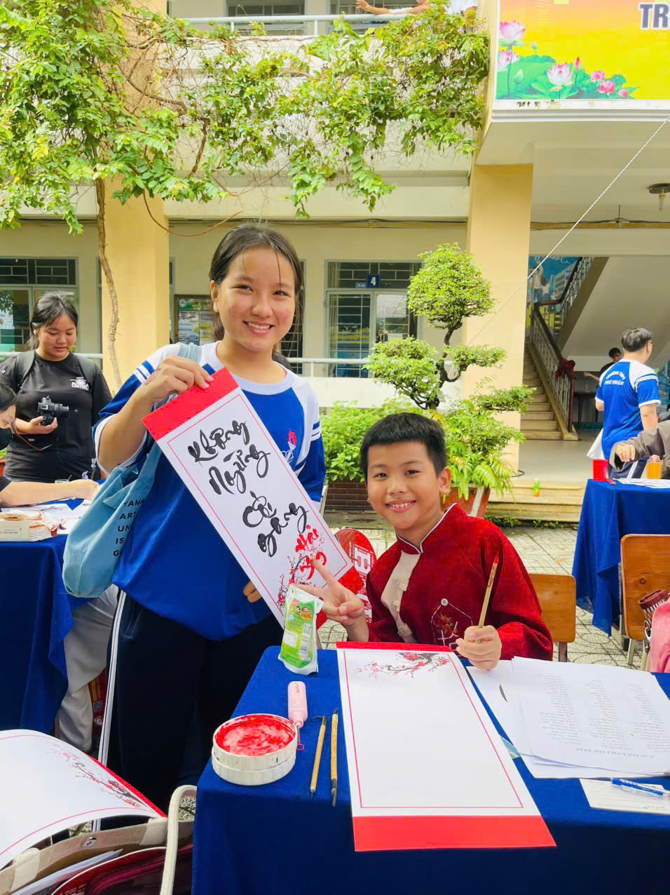 LỚP THƯ PH&Aacute;P THIẾU NHI &ndash; TRẢI NGHIỆM L&Agrave;M THẦY ĐỒ NH&Iacute; | Thư Ph&aacute;p Gia Nguyễn